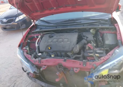 2018 Toyota Corolla Le z USA, uszkodzony, nr VIN 5YFBURHEXJP849190